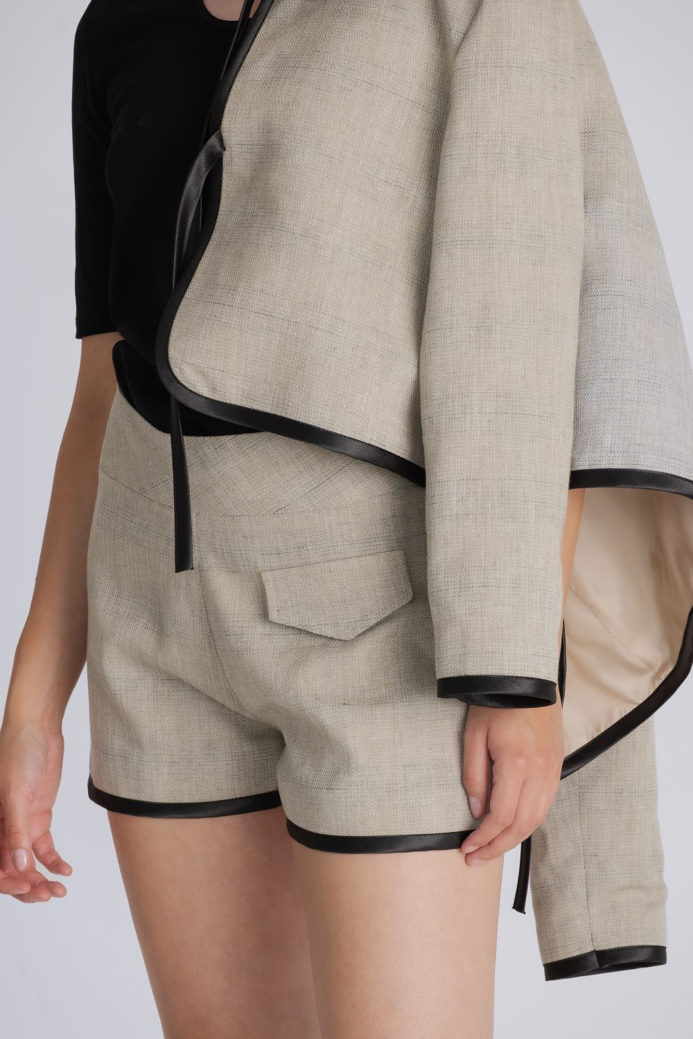 Detailed shorts matcha green